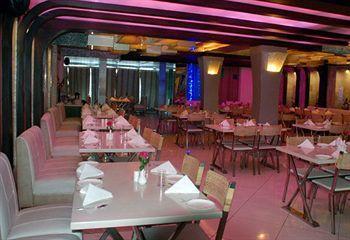 Hotel Tanisha Hajdarabad Zewnętrze zdjęcie