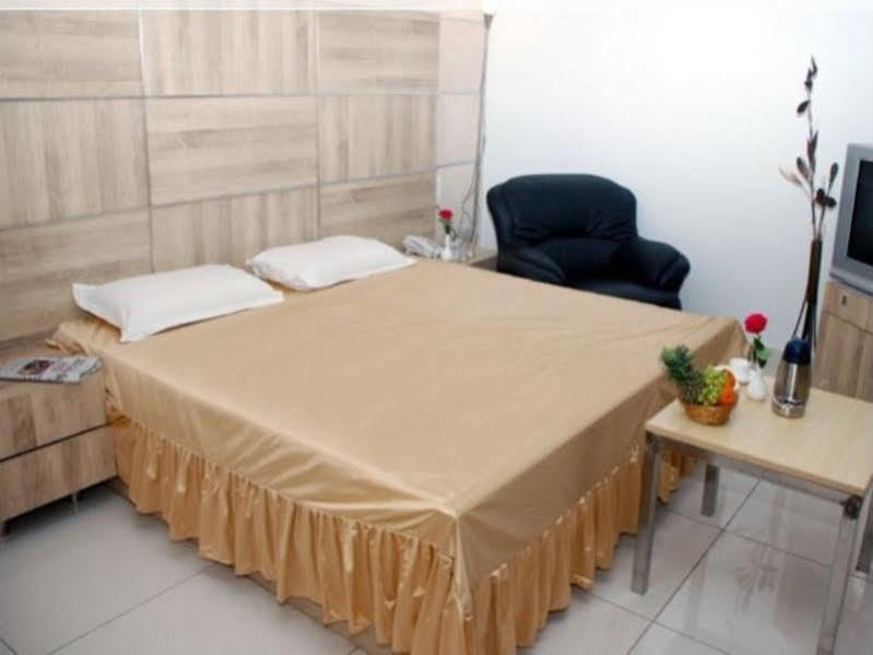 Hotel Tanisha Hajdarabad Zewnętrze zdjęcie