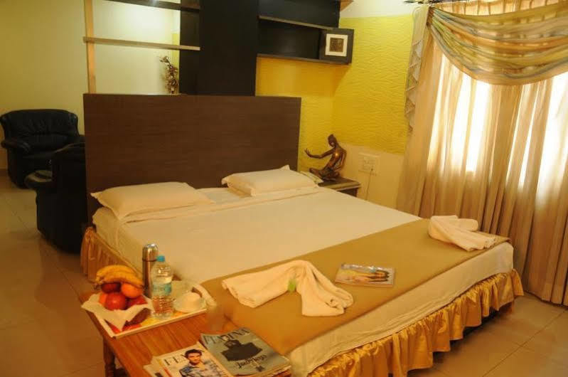 Hotel Tanisha Hajdarabad Zewnętrze zdjęcie
